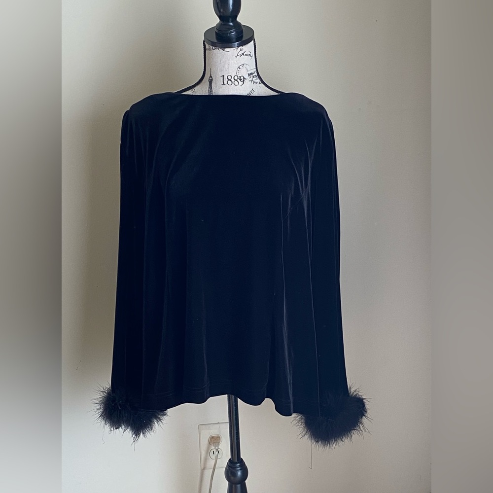Jessica Howard Woman Black Velvet low back blouse feather detail evening holiday